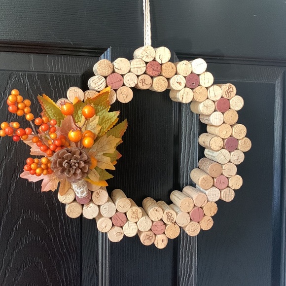 Festive Fall cork wreath - Picture 1 of 5